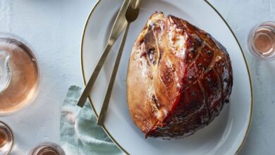 Baked ham with maple glaze