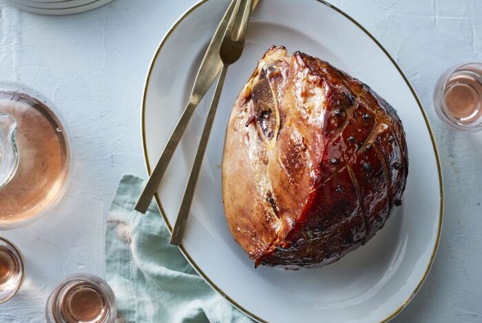 Baked ham with maple glaze