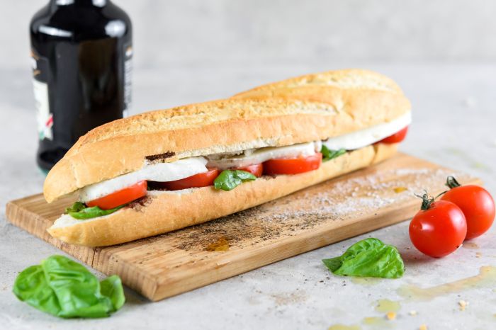 Sandwich caprese italian mozzarella tomato basil fresh recipe