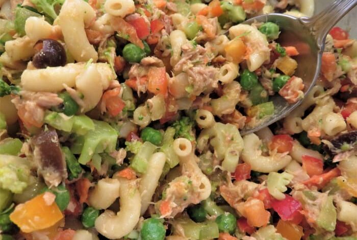 Cold macaroni and tuna salad