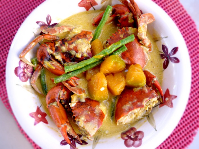 Ginataang alimasag crabs in coconut milk