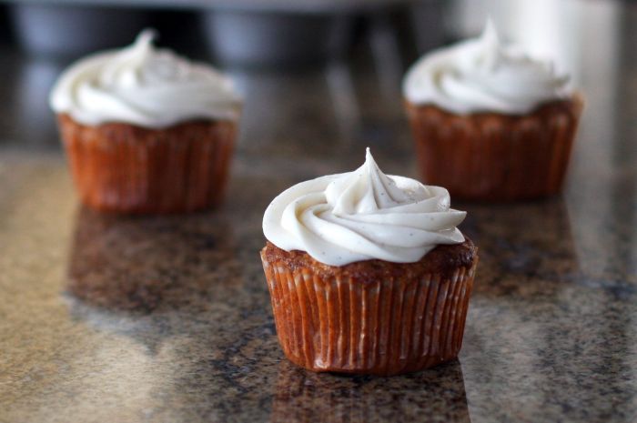 Basic cream cheese frosting