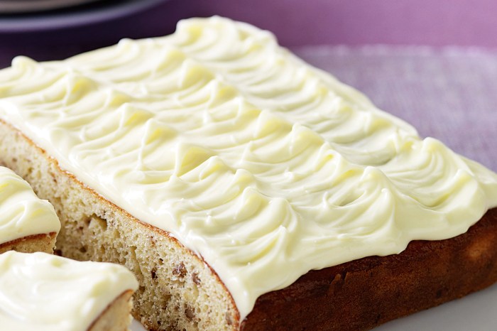 Creamy cream cheese frosting