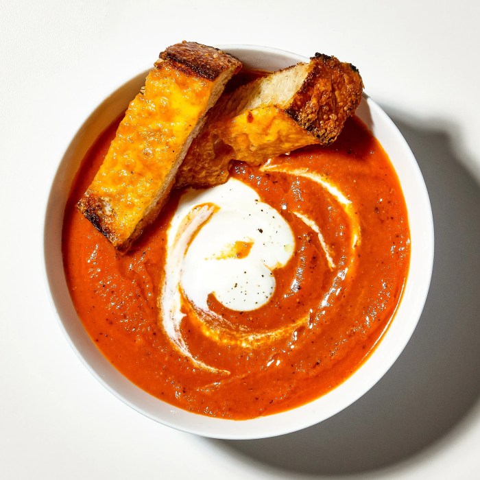 Fresh tomato soup with crispy cheese toast