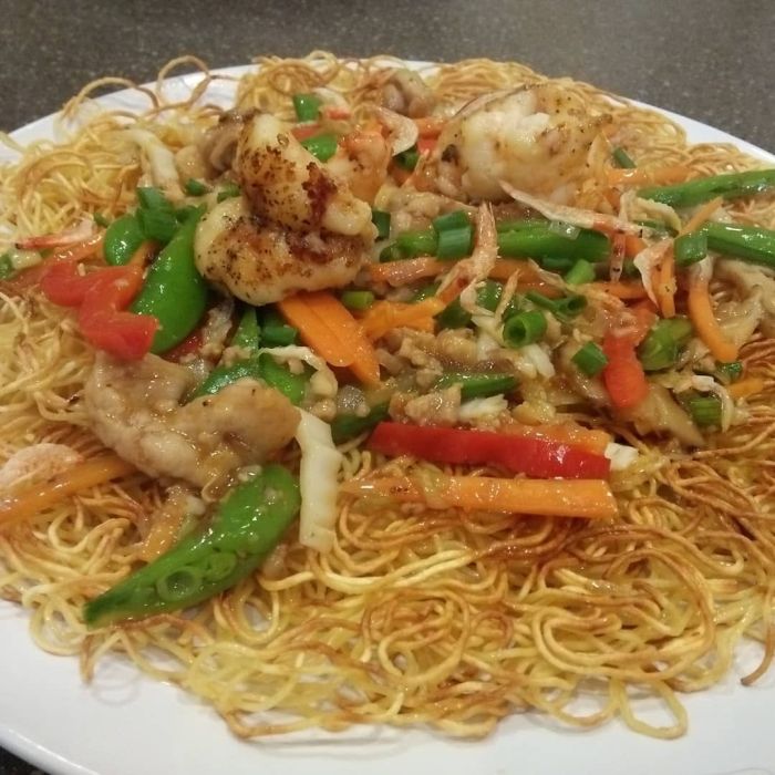 Crispy chinese noodles restaurant style