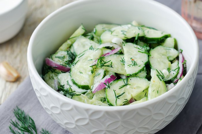 Cucumber slices with dill