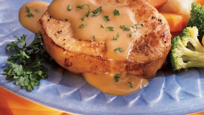 Sour cream pork chops