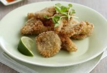 Fried mushrooms with dipping sauce