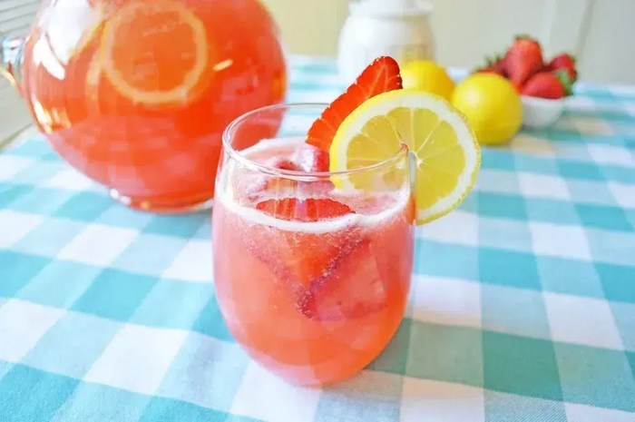 All natural strawberry lemonade