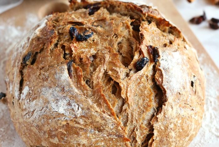 No knead cinnamon and raisin bread