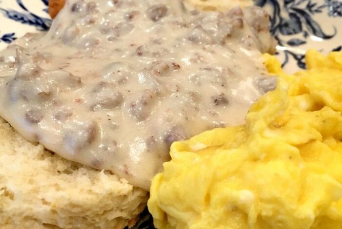 Easy sausage gravy and biscuits