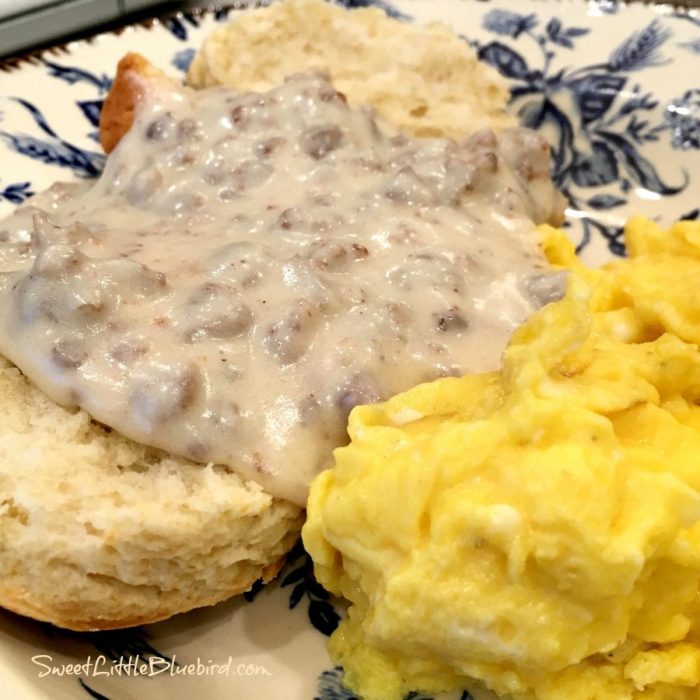 Easy sausage gravy and biscuits