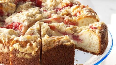 Strawberry rhubarb coffee cake