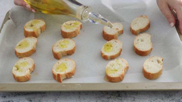 Fig and ricotta crostini