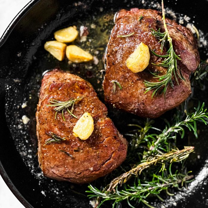 Filet mignon and balsamic strawberries