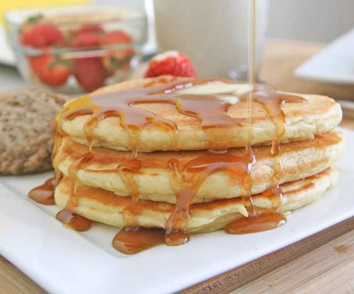 Fluffy maple buttermilk pancakes