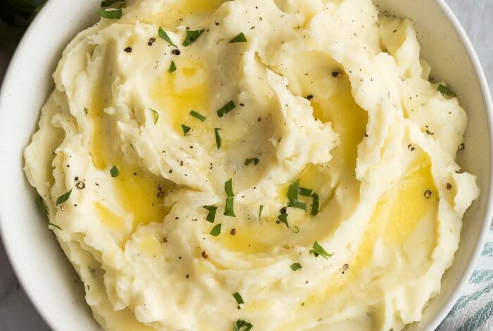 Garlic feta mashed potatoes