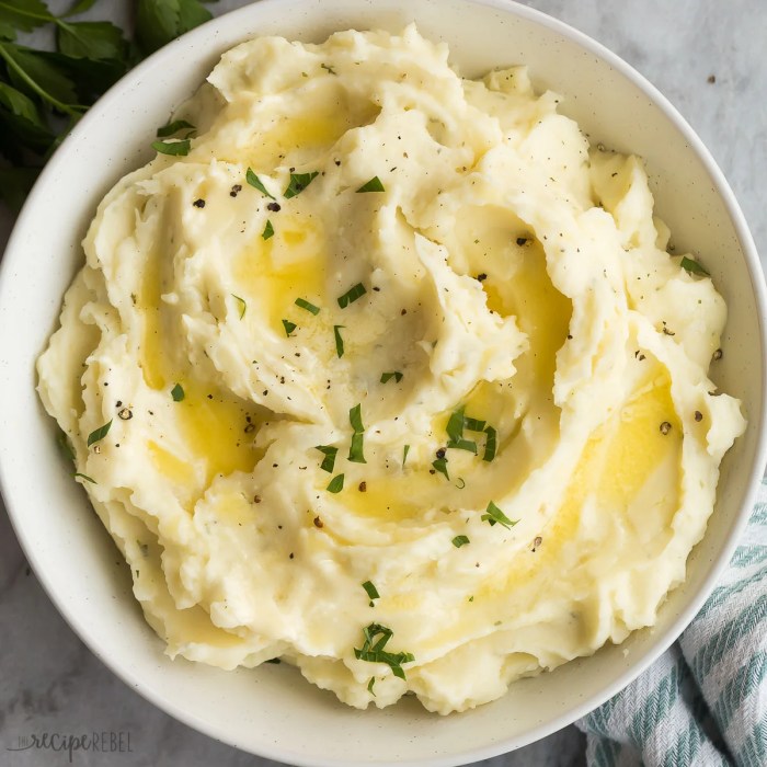 Garlic feta mashed potatoes