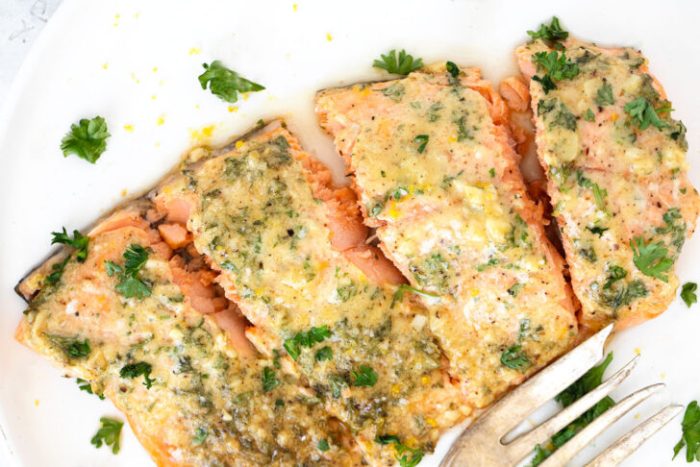 Baked salmon fillets dijon