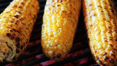 Juicy grilled corn on the cob