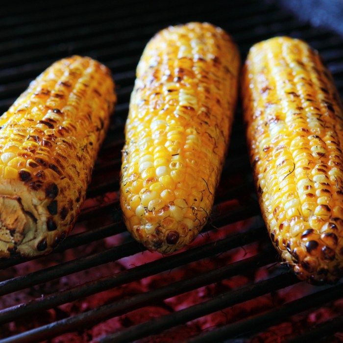 Juicy grilled corn on the cob