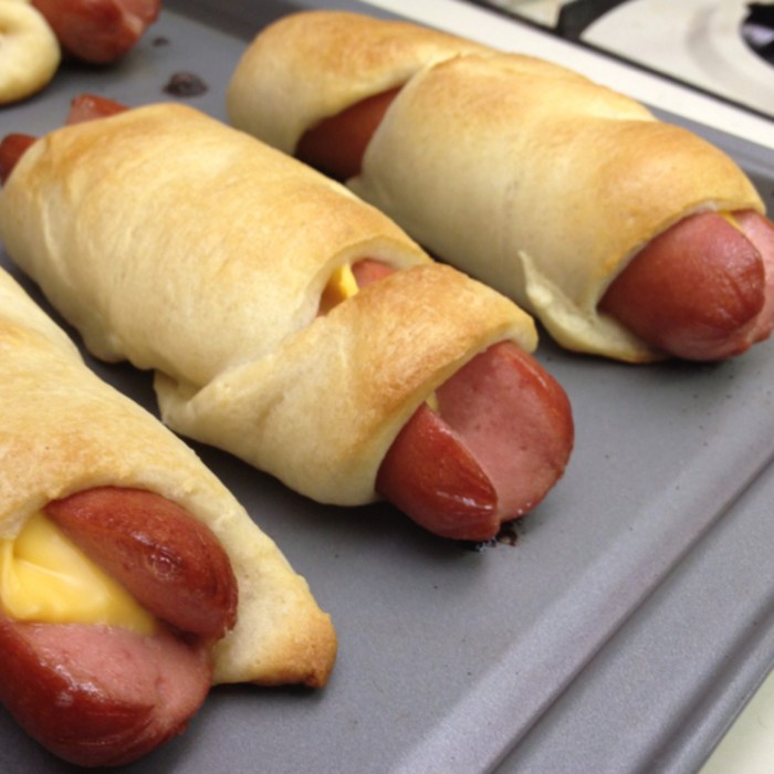 Easy cheesy hot dog crescent rolls