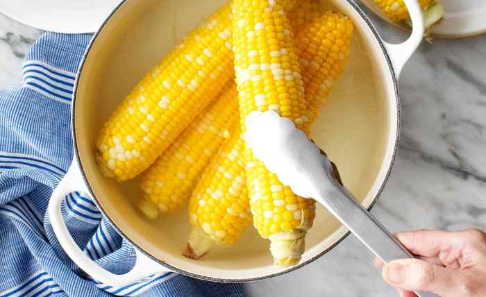 Southwestern corn and black bean skillet