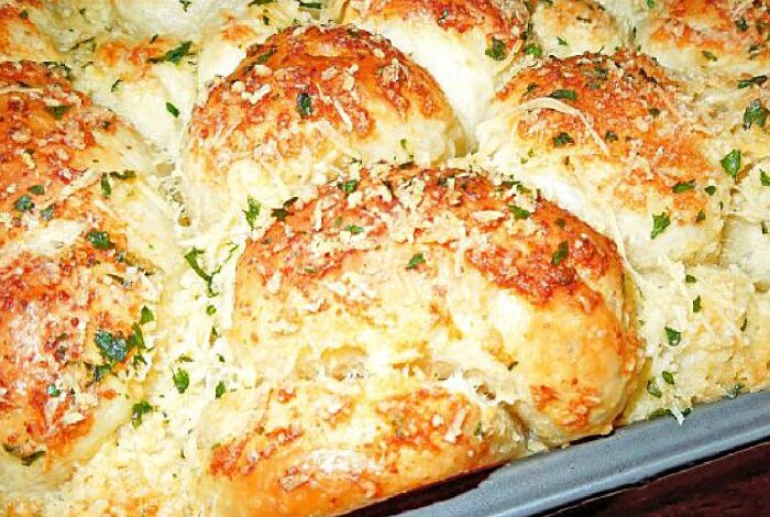 Garlic parmesan monkey bread