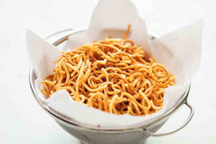 Crispy chinese noodles restaurant style