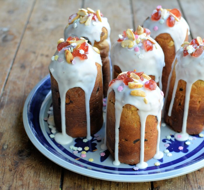 Kulich russian easter cake