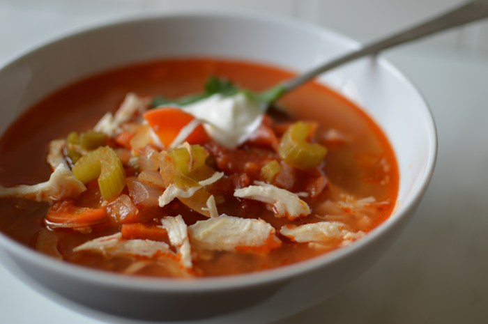 Slow cooker buffalo chicken wing soup