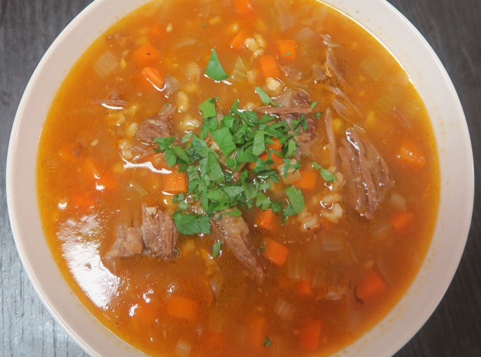 Instant pot beef and barley soup
