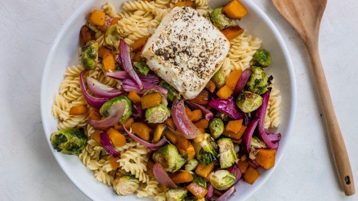 Baked feta pasta with vegetables