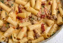 Pasta with italian sausage and pumpkin sauce