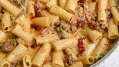 Pasta with italian sausage and pumpkin sauce