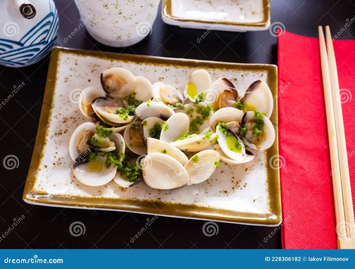 Steamed clams in butter and sake