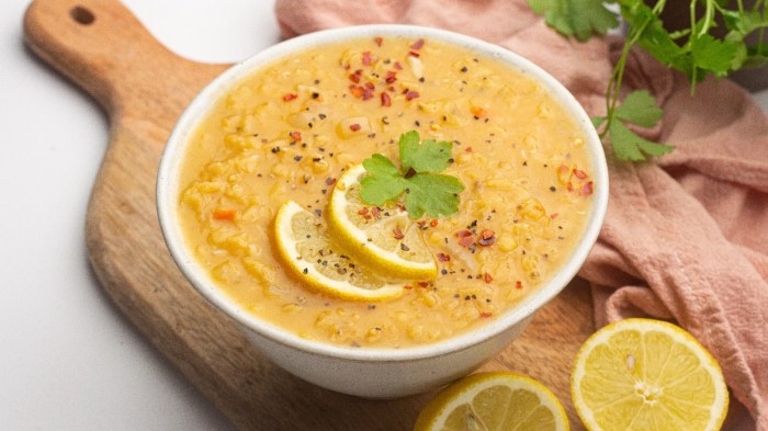 Lentil soup with lemon