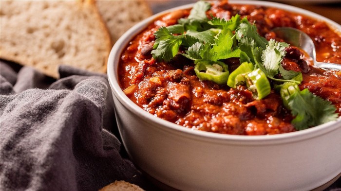 Slow cooker bison chili