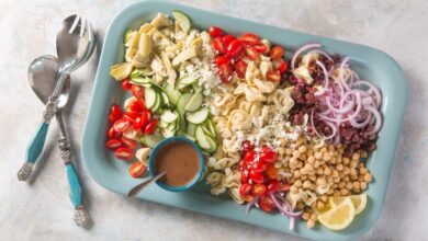 Cold greek tortellini salad