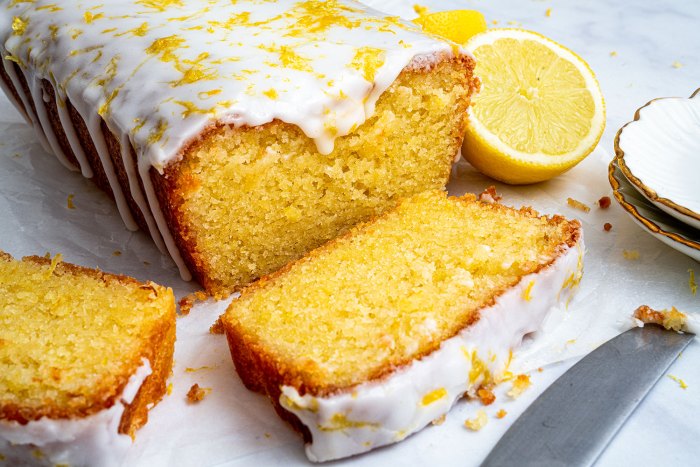 Best ever lemon drizzle cake