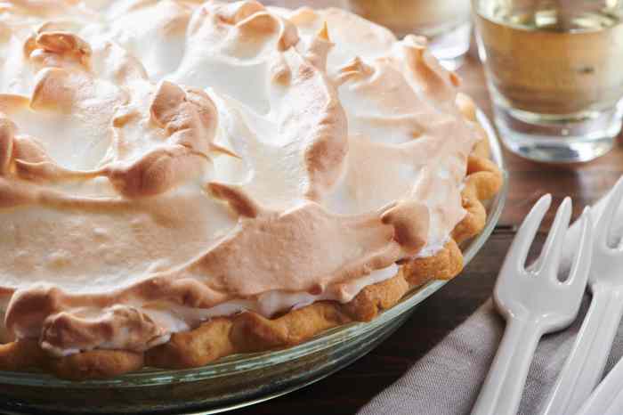 Grandmas lemon meringue pie