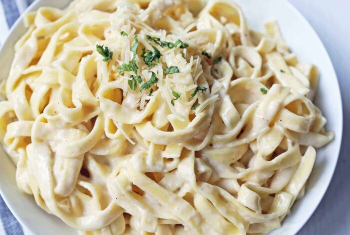 Skinny spaghetti squash alfredo