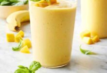 Mango oatmeal breakfast smoothie