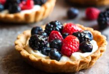 Fresh fruit tart with mascarpone