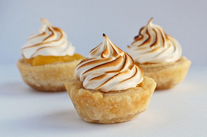 Mini lemon meringue pies