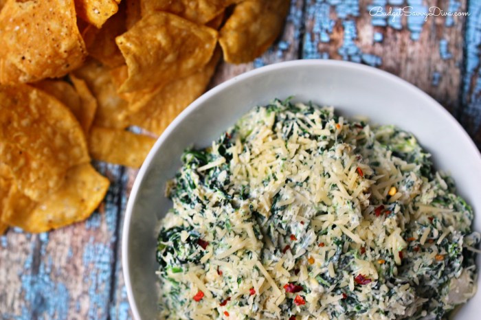 Hot artichoke spinach dip