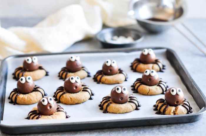 Cookies peanut butter spider halloween easy kids eatwell101 creepy treats foodie proclaimed self recipe livedan330 make