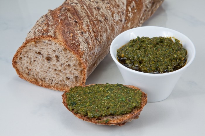 Basil pesto bread rounds