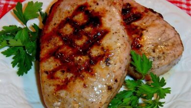 Grilled lemon herb pork chops