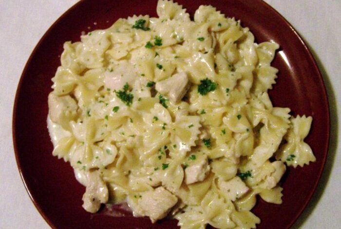 Lemon cream pasta with chicken